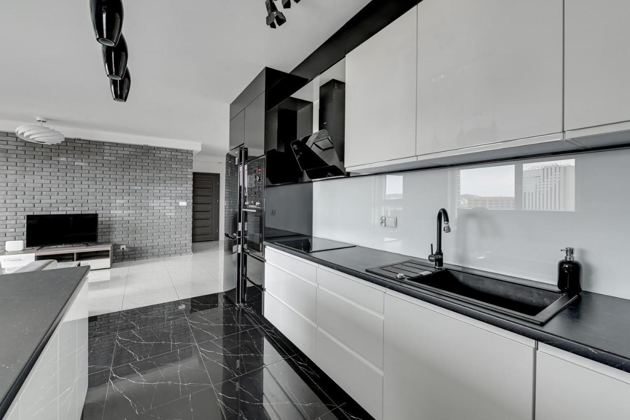 Grand Apartments - Luxury Apartment On The 11Th Floor With A View Of The Old Town Гданьск Экстерьер фото