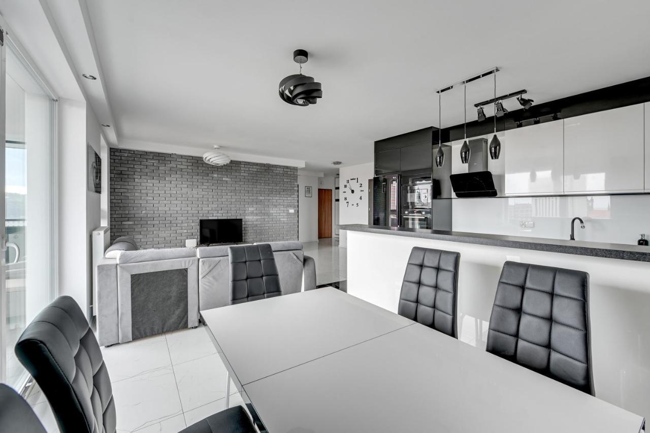 Grand Apartments - Luxury Apartment On The 11Th Floor With A View Of The Old Town Гданьск Экстерьер фото